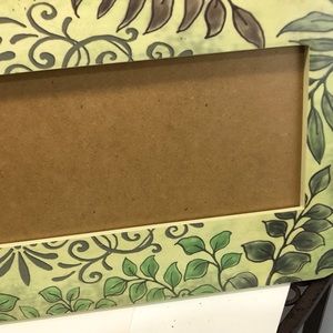 Green Leaf Picture Frame, 15x4” Opening